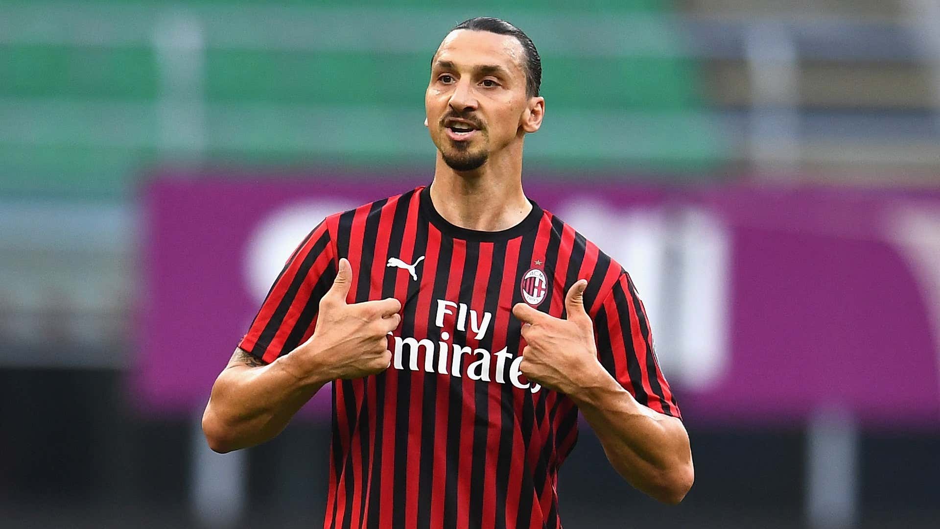 Tiền đạo Zlatan Ibrahimovic rất có duyên với những trận derby della Madonnina