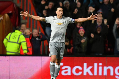 Ibrahimovic cho rằng MU "ăn mày dĩ vãng"