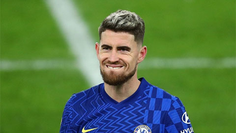 Chelsea vs MU: Jorginho đá như vậy mơ gì Quả Bóng Vàng