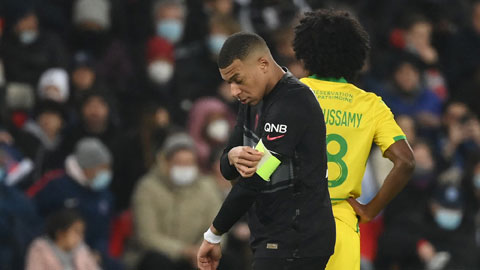 Mbappe lần đầu đeo băng thủ quân PSG