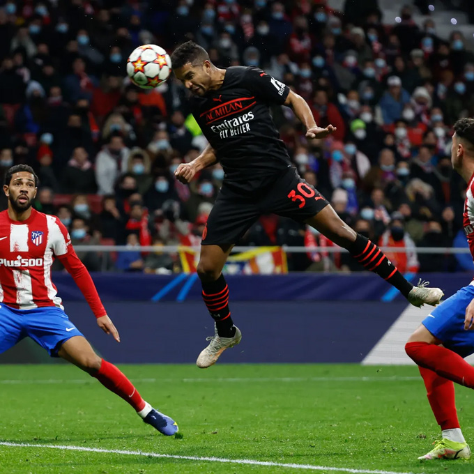 Cú đánh đầu định mệnh của Messias tung lưới Atletico