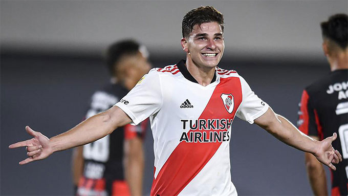 Julian Alvarez chơi rất ấn tượng ở River Plate