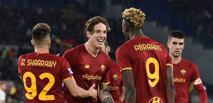 Roma đã có chiến thắng trước Torino để tiếp tục cuộc đua vào top 4