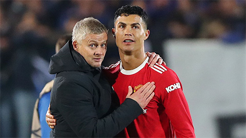 Paul Merson: 'Ronaldo ném kế hoạch của Solskjaer ra cửa sổ'