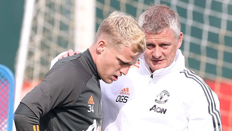 Solskjaer là người mua Van De Beek nhưng lại bỏ rơi anh ở M.U