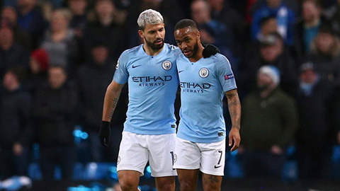 Sterling gửi tin nhắn động viên Aguero đang nằm viện