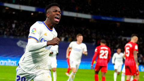 Vinicius lại sắm vai người hùng của Real