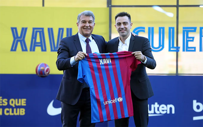 Xavi có mối quan hệ rất tốt với chủ tịch Laporta