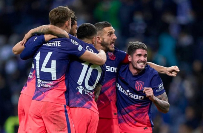 Atletico lách qua cửa hẹp để vào vòng 1/8