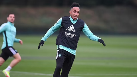 Aubameyang trở lại tập luyện sau khi bị tước băng đội trưởng