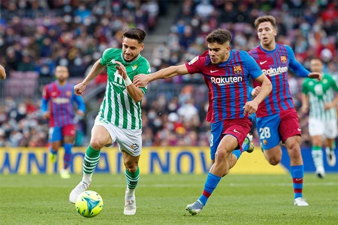 Barca mới thua Betis 0-1