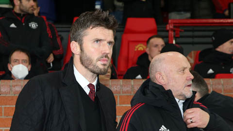 Carrick chia tay Man United sau trận thắng Arsenal