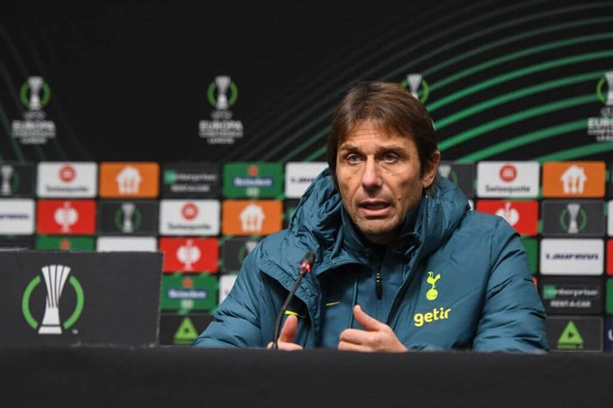 Conte muốn hoãn trận gặp Leicester nhưng không được đồng ý. Tương tự là trường hợp của Rodgers