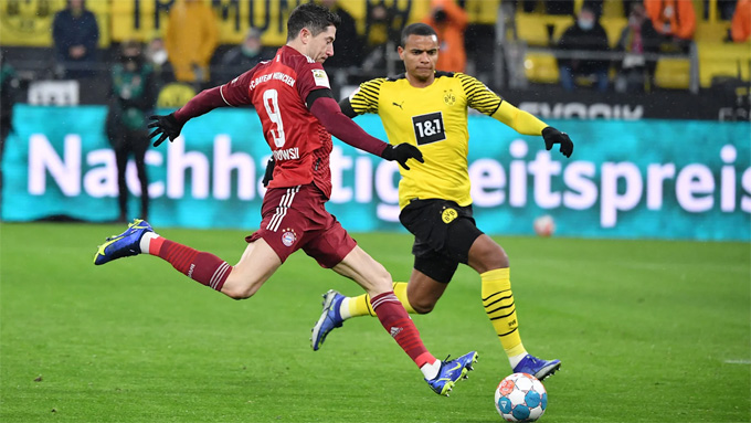 Lewandowski tỏa sáng với cú đúp bàn thắng