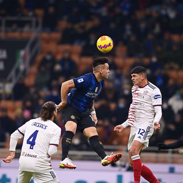 Rạng sáng qua, Inter đã vùi dập Cagliari 4-0