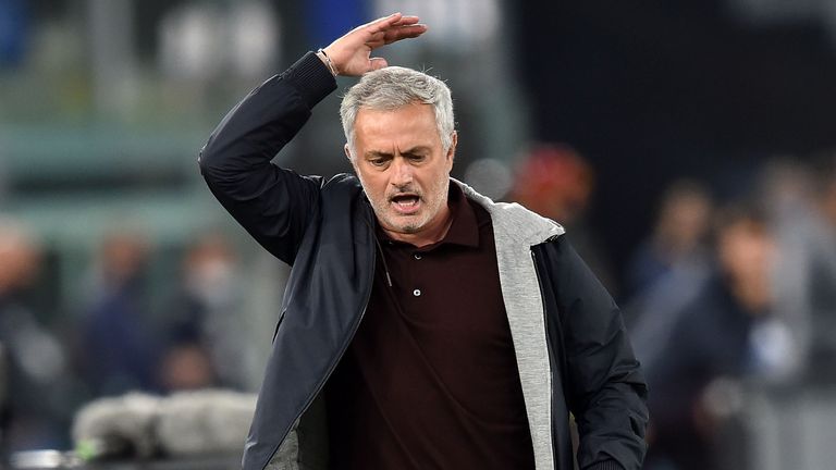 Sau 18 tuần, Mourinho đã nhìn thấy vũng lầy sự của mình nhưng ngày càng sớm hơn 4 lần trước