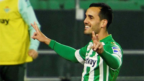 Juanmi nâng bước Betis