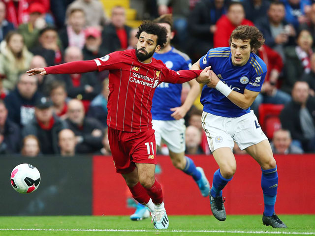 Leicester (áo xanh) khó lòng ngăn chặn Salah