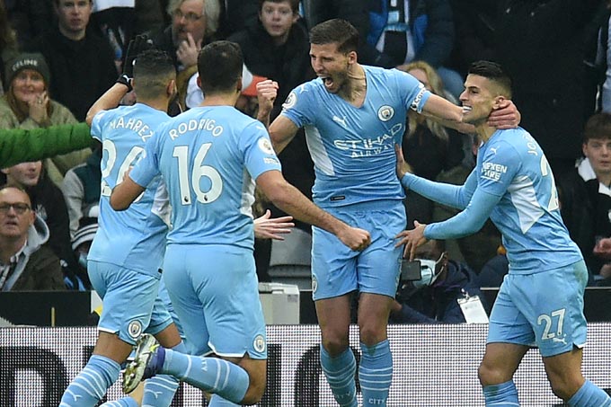 Man City có chiến thắng 4-0 trước Newcastle