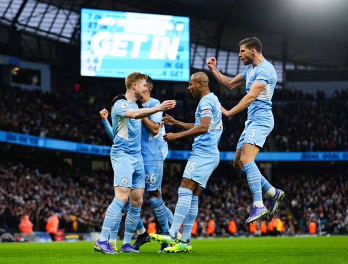 Man City quá mạnh ở Ngoại hạng Anh