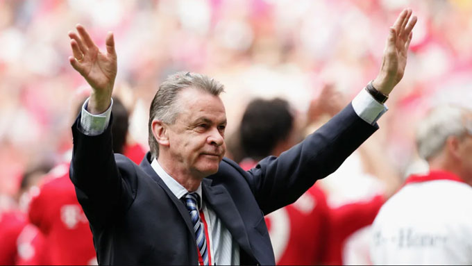 Hitzfeld mang lại thành công cho cả Dortmund lẫn Bayern