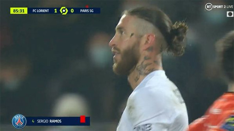 Fan PSG phấn khích khi Ramos nhận thẻ đỏ