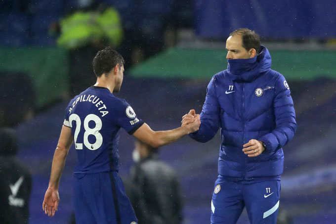 HLV Tuchel vẫn muốn giữ chân Azpilicueta