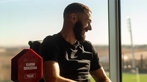 Benzema vượt đàn em Mbappe nhận danh hiệu Cầu thủ Pháp xuất sắc nhất năm