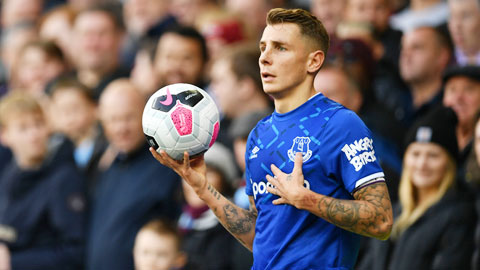 Everton sẵn sàng bán Digne