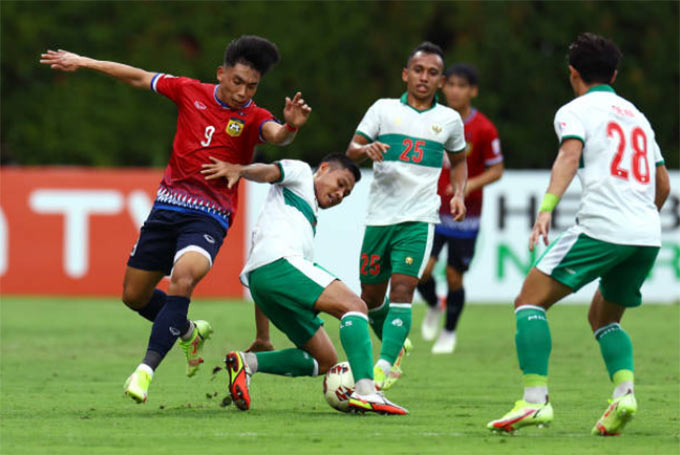 Trận Lào thua 1-5 Indonesia bị nghi có "mùi"