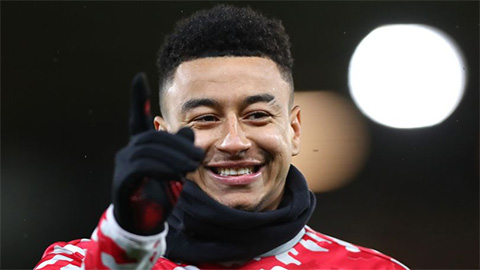 Newcastle hỏi mượn Lingard