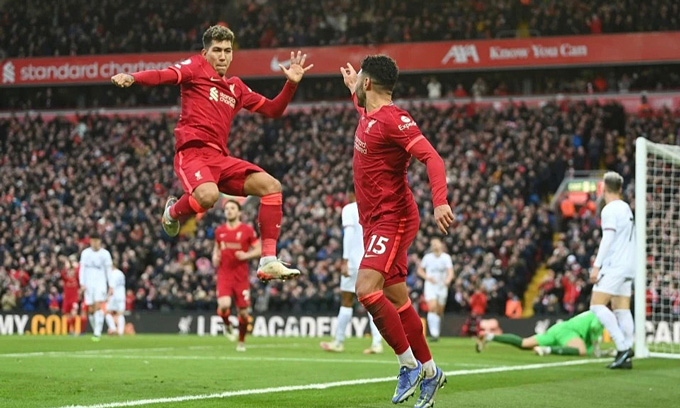 Liverpool đề nghị bán Firmino cho Barca