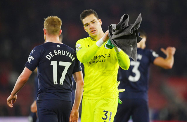 Ederson và đồng đội đã có một trận đấu không thành công