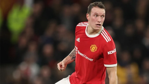 Chỉ đá 1 trận trong 2 năm, Phil Jones được MU hét giá trên trời