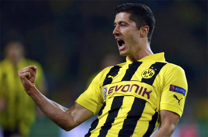 Lewandowski từng lập poker vào lưới Real