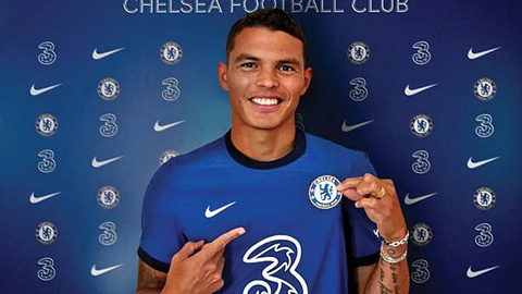 Thiago Silva sẽ gắn bó với Chelsea thêm một năm