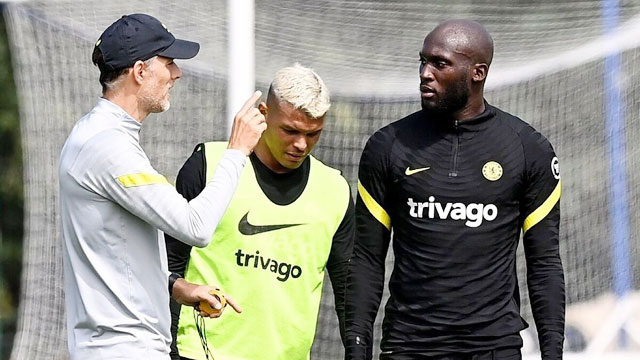 Thomas Tuchel đi đến đây gây tranh cãi đến đó, điển hình như mối quan hệ với Lukaku vừa qua