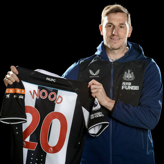 Wood sẽ khoác áo số 20 tại Newcastle