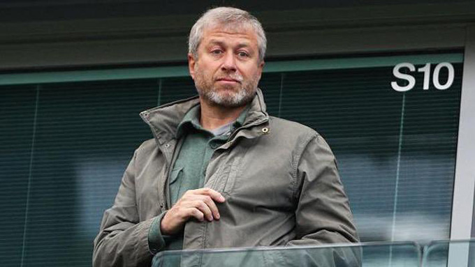 Ông chủ Abramovich đã không được Chelsea tặng quà chia tay bằng 1 chiếc cúp