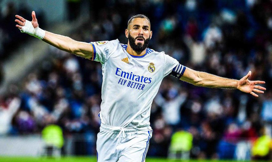 Tiền đạo Karim Benzema chỉ còn hợp đồng với Real Madrid tới tháng 6/2023