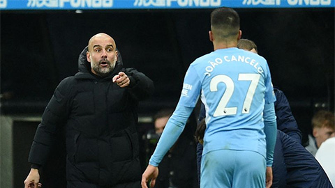 Cancelo tiết lộ vấn đề với Guardiola