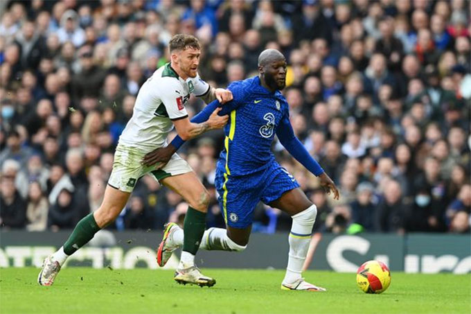 Lukaku chơi rất mờ nhạt trước Plymouth