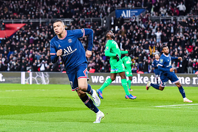 Mbappe ghi 2 bàn và kiến tạo 1 bàn giúp PSG hạ St.Etienne 3-1