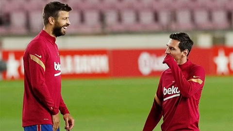 Pique là đạo diện vụ Barca 'lật kèo' với Messi