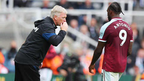 HLV Moyes lo ngại cho thể lực của Antonio