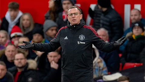 Rangnick thất vọng, Scholes chỉ trích MU thiếu một HLV