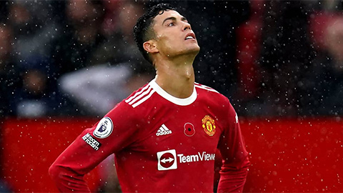 Carragher cảnh báo MU cần bán Ronaldo