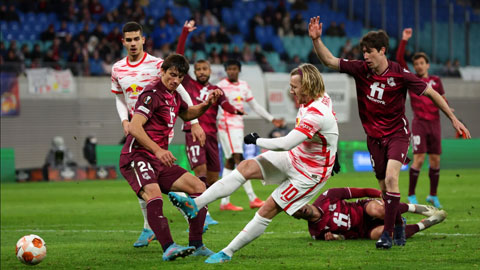 RB Leipzig (áo sáng) hoàn toàn tự tin trước một Sociedad thi đấu thất thường