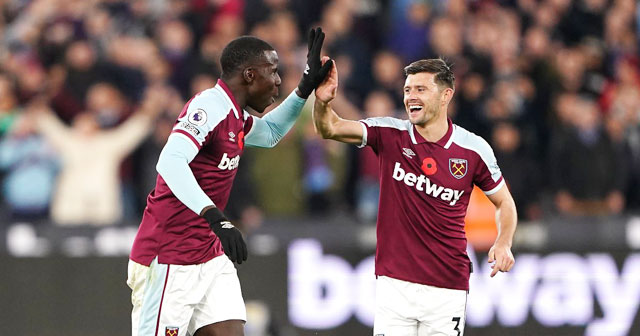 Zouma (trái) sẽ là điểm tựa hàng thủ đưa West Ham đến chiến thắng