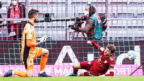 Bayern thủ hòa Leverkusen 1-1: Đáng lo đấy, Nagelsmann!